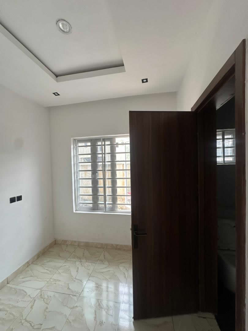 CASTLE & ASHBY 4 Bedroom Terrace Duplex (all rooms en-suite ) with a maid"s room