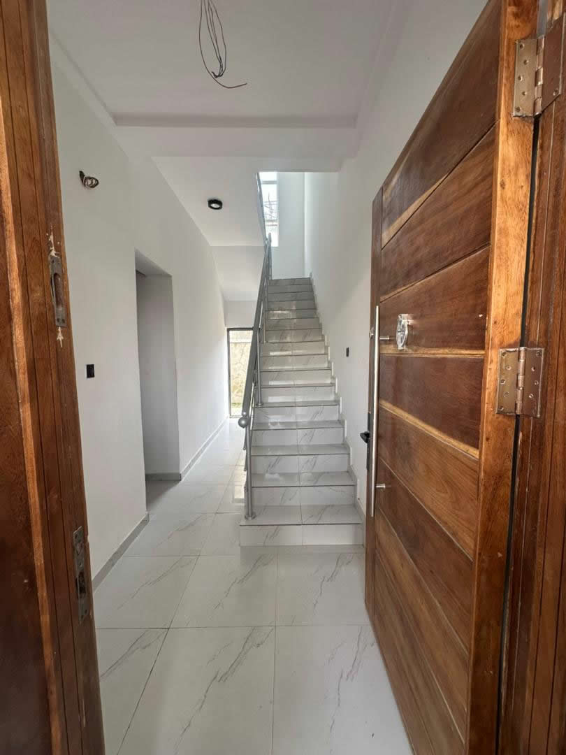 CASTLE & ASHBY 4 Bedroom Terrace Duplex (all rooms en-suite ) with a maid"s room