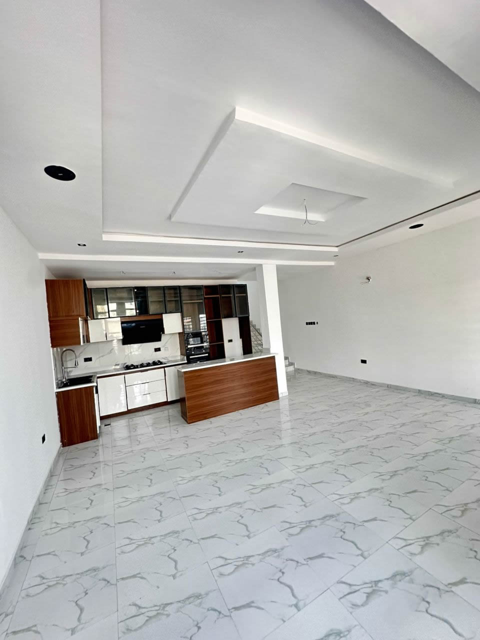 CASTLE & ASHBY 4 Bedroom Terrace Duplex (all rooms en-suite ) with a maid"s room