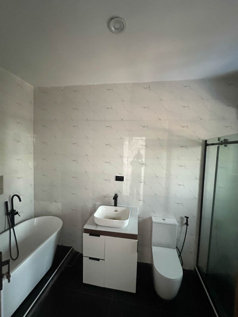 CASTLE & ASHBY 4 Bedroom Terrace Duplex (all rooms en-suite ) with a maid"s room