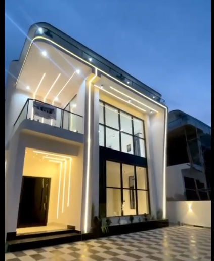 Luxury 5 bedroom fully detached duplex