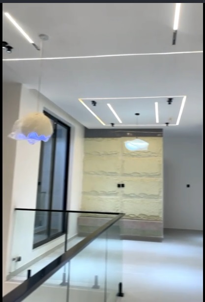 Luxury 5 bedroom fully detached duplex