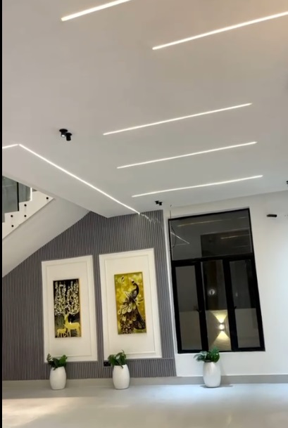 Luxury 5 bedroom fully detached duplex