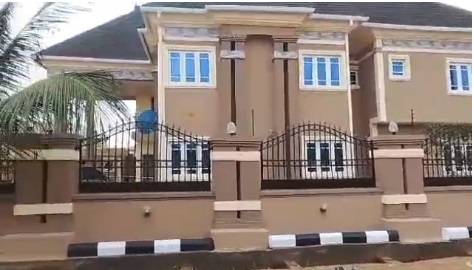 5 BEDROOMS FULLY DETACHED DUPLEX