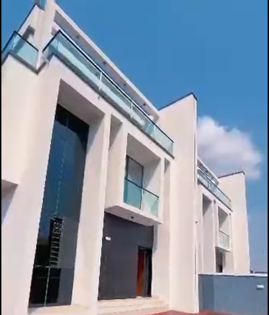 Newly built Fully detached 4bedroom duplex + A room bq