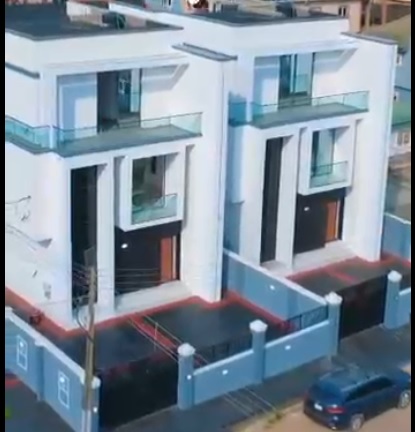 Newly built Fully detached 4bedroom duplex + A room bq