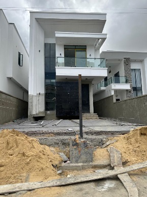 Fully furnished 5 bedroom Duplex fully Detach